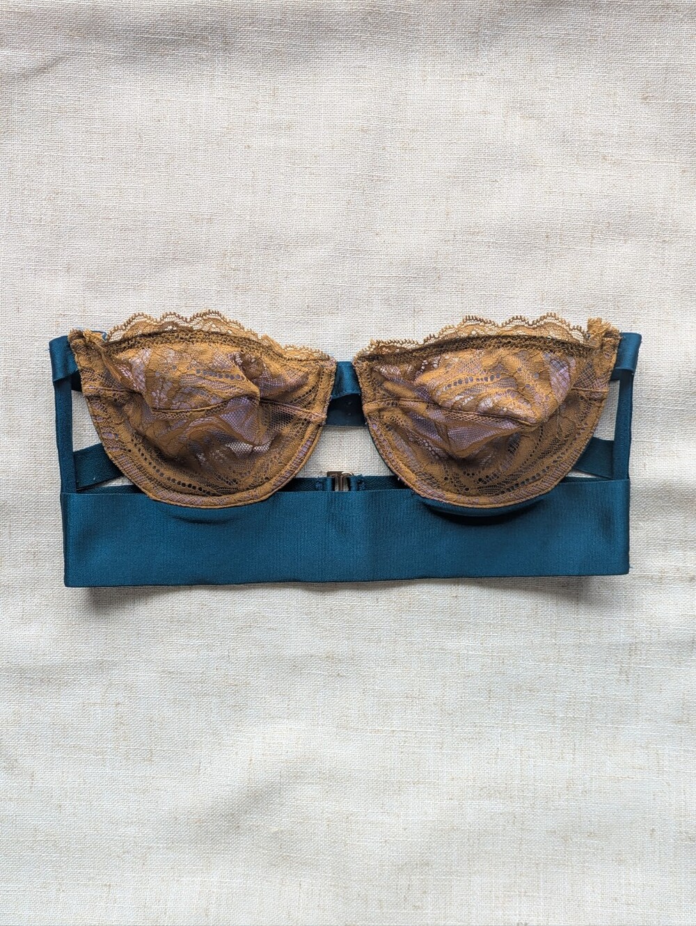 Dora Larsen Kiran Strapless Bra In Olive & Teal